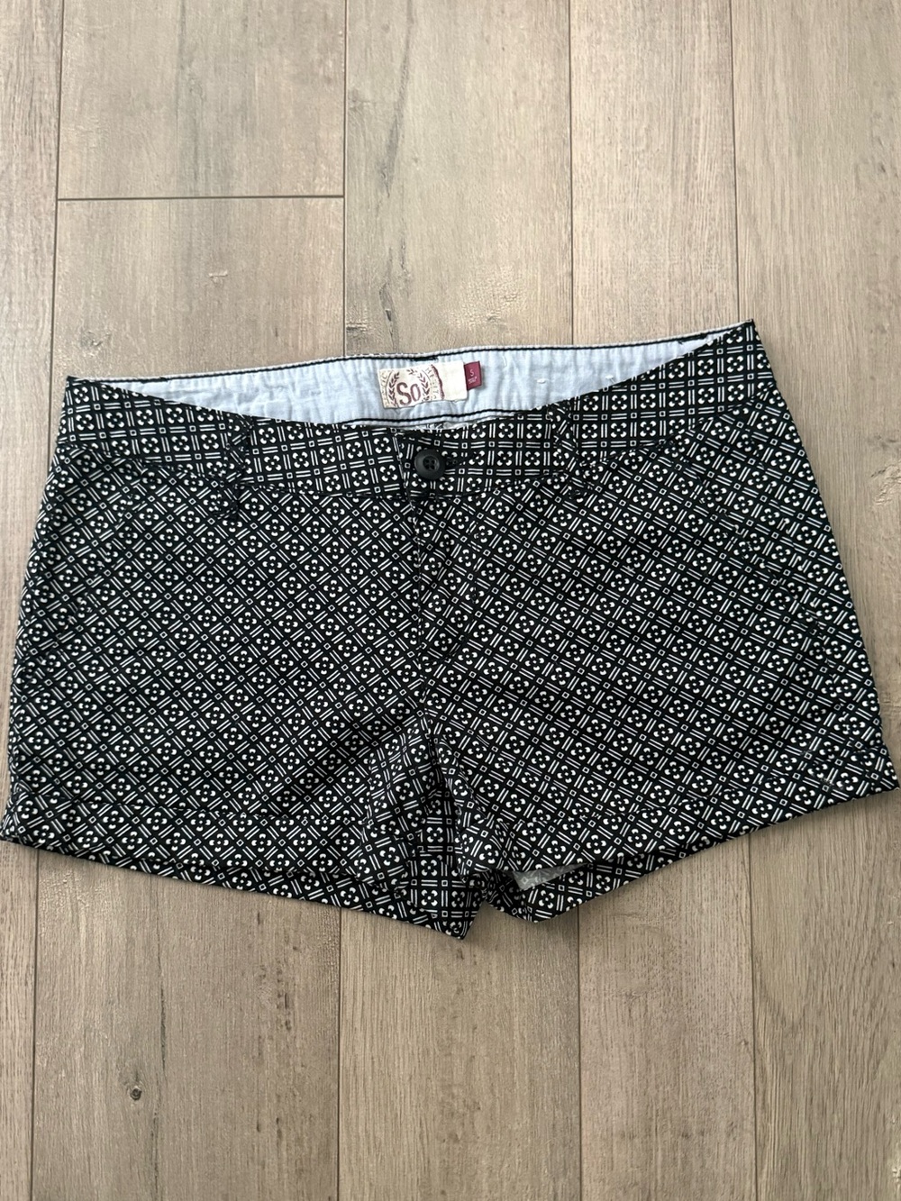 SO Black & White Geometric Women’s Shorts